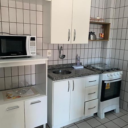 Lindo apartamento em Canasvieiras a uma quadra do mar - próximo ao Trapiche dos Barcos Piratas Florianopolis Exterior foto